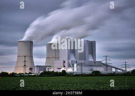 Kraftwerk Lippendorf im Besitz von LEAG und EnBW. Stockfoto