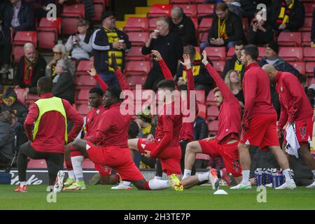 Watford, Großbritannien. Oktober 2021. Southampton Team, das sich am 10/30/2021 in Watford, Großbritannien aufmacht. (Foto von Richard Washbrooke/News Images/Sipa USA) Quelle: SIPA USA/Alamy Live News Stockfoto