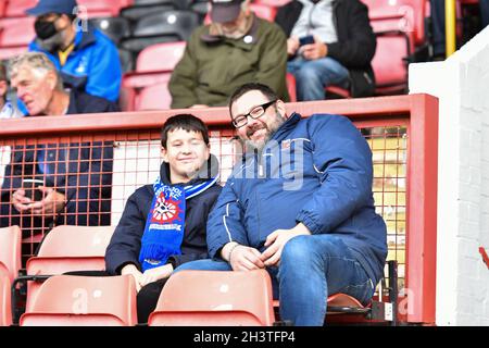 London, Großbritannien. 30. OKTOBER Hartlepool-Fans vor dem Sky Bet League 2-Spiel zwischen Leyton Orient und Hartlepool United am Samstag, den 30. Oktober 2021 im Matchroom Stadium, London. (Kredit: Ivan Yordanov | MI Nachrichten) Kredit: MI Nachrichten & Sport /Alamy Live Nachrichten Stockfoto