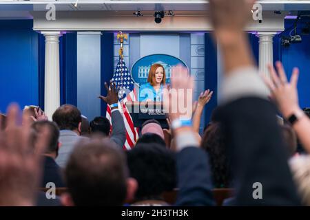 WASHINGTON DC, USA - 10. August 2021 - der Pressesprecher des Weißen Hauses, Jen Psaki, hält am Dienstag, dem 10. August 2021, im James S. Brady eine Pressekonferenz ab Stockfoto