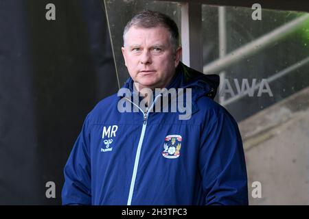 Hull, Großbritannien. Oktober 2021. Mark Robins Manager von Coventry City vor dem Spiel in Hull, Vereinigtes Königreich am 10/30/2021. (Foto von Simon Whitehead/News Images/Sipa USA) Quelle: SIPA USA/Alamy Live News Stockfoto