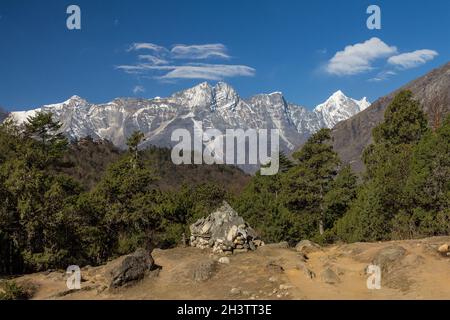 Blick talabwärts von Deboche auf dem Weg zum Everest-Basislager Stockfoto