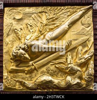 Goldenes Relief der Lichtbringer von Bernhard Hoetger, Böttcherstraße, Bremen, Deutschland, Europa Stockfoto