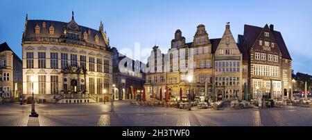 Markt mit Schuetting- und Giegelhäusern am Abend, Bremen, Deutschland, Europa Stockfoto