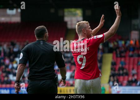 LONDON, GROSSBRITANNIEN. 30. OKTOBER Jayden Stockley von Charlton feiert nach dem Tor während des Sky Bet League 1-Spiels zwischen Charlton Athletic und Doncaster Rovers am Samstag, den 30. Oktober 2021 im The Valley, London. (Kredit: Federico Maranesi | MI Nachrichten) Kredit: MI Nachrichten & Sport /Alamy Live Nachrichten Stockfoto