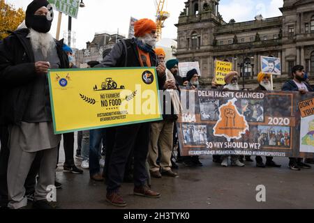 Glasgow, Großbritannien. Demonstration gegen den indischen Premierminister Narendra Modi am 30. Oktober 2021 auf dem George Square in der Nähe der 26. UN-Klimakonferenz, bekannt als COP26, in Glasgow, Großbritannien. . Foto: Jeremy Sutton-Hibbert/Alamy Live News. Stockfoto