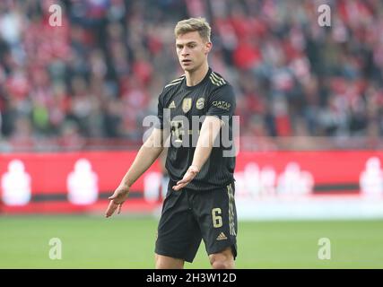 Berlin, Deutschland. 30. Oktober 2021. firo 1. Bundesliga. 2021/2022 Fußball: Fuvuball: 30.10.2021 Union Berlin - FC Bayern Mvºnchen München Joshua Kimmich, Halbfigur, Geste Credit: dpa/Alamy Live News Stockfoto