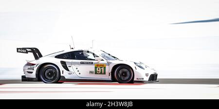 91 Bruni Gianmaria (ita), Lietz Richard (aut), Porsche GT Team, Porsche 911 RSR - 19, Aktion während der 6 Stunden von Bahrain, 5. Lauf der FIA-Langstrecken-Weltmeisterschaft 2021, FIA WEC, auf dem Bahrain International Circuit, vom 28. Bis 30. Oktober 2021 in Sakhir, Bahrain - Foto: Francois Flamand/DPPI/LiveMedia Stockfoto