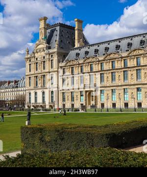 Wunderbare Tuileries Garten von Louvre im Frühjahr. Paris Frankreich. April 2019 Stockfoto