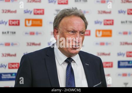 MIDDLESBROUGH, GROSSBRITANNIEN. 30. OKTOBER Middlesbrough Manager Neil Warnock während des Sky Bet Championship-Spiels zwischen Middlesbrough und Birmingham City im Riverside Stadium, Middlesbrough, am Samstag, den 30. Oktober 2021. (Kredit: Michael Driver | MI Nachrichten) Kredit: MI Nachrichten & Sport /Alamy Live Nachrichten Stockfoto