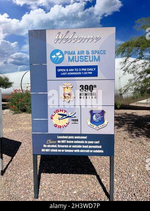 Begrüßungsschild am Pima Air and Space Museum in Tucson, Arizona Stockfoto