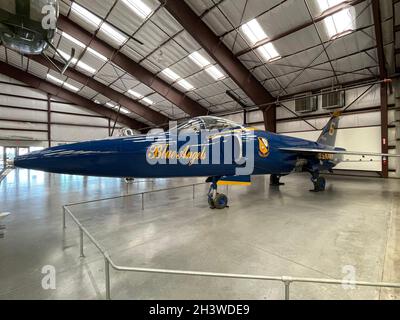 Grumman F11A Tiger (1957-1968) Flugzeug der US Navy Blue Angels im Pima Air and Space Museum in Tucson AZ Stockfoto