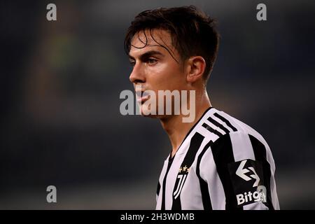 Verona, Italien. Oktober 2021. Paulo Dybala vom FC Juventus reagiert während des Fußballspiels Hellas Verona und Juventus FC in der Serie A 2021/2022 im Marcantonio Bentegodi-Stadion in Verona (Italien) am 30. Oktober 2021. Foto Federico Tardito/Insidefoto Kredit: Insidefoto srl/Alamy Live News Stockfoto