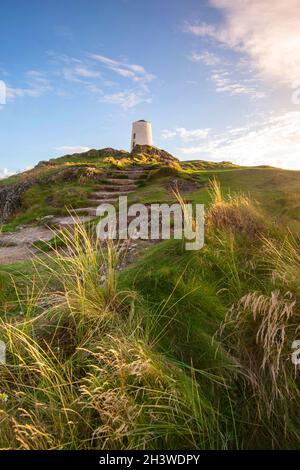 Abenddämmerung auf Llanddwyn Island, Anglesey Wales Großbritannien Stockfoto