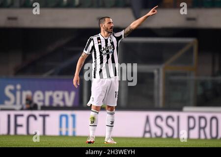 Verona, Italien. Oktober 2021. Leonardo Bonucci vom FC Juventus reagiert beim Fußballspiel der Serie A 2021/2022 zwischen Hellas Verona und dem FC Juventus im Marcantonio Bentegodi-Stadion in Verona (Italien) am 30. Oktober 2021. Foto Federico Tardito/Insidefoto Kredit: Insidefoto srl/Alamy Live News Stockfoto