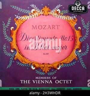 Mozart Divertimento - Vienna Oktet Decca - Klassische Musik Vintage Vinyl Schallplatte Stockfoto