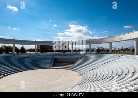 Konya, Türkei - Oktober 2021: Architektur des Kulturzentrums Mevlana. Mevlana Kulturzentrum in Konya, Türkei Stockfoto