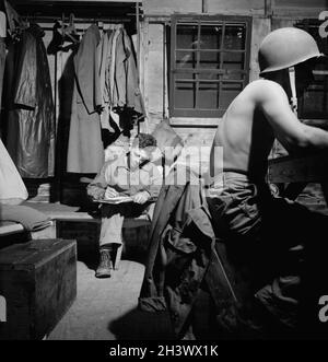 Eingesandter Mann schreibt Brief Home, Air Service Command, Greenville, South Carolina, USA, Von Jack Delano, U.S. Farm Security Administration, U.S. Office of war Information Photograph Collection, Juli 1943 Stockfoto