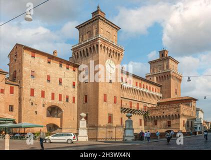Castello Estense in der historischen Altstadt von Ferrara, Emilia-Romagna, Italien Stockfoto