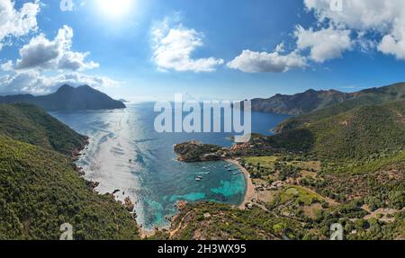 Landschaft mit Girolata Bucht im Naturschutzgebiet Scandola , Korsika, Frankreich Stockfoto