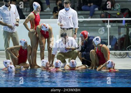 Polo Natatorio, Roma, Italien, 30. Oktober 2021, Auszeit SIS Roma während des Spiels SIS Roma gegen Ekipe Orizzonte - Wasserball italienische Serie A1 Frauen Stockfoto