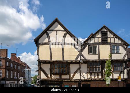 SHREWSBURY, SHROPSHIRE, Großbritannien - JULI 13 : Blick auf alte Gebäude in Shrewsbury, Shropshire am 13. Juli 2021 Stockfoto