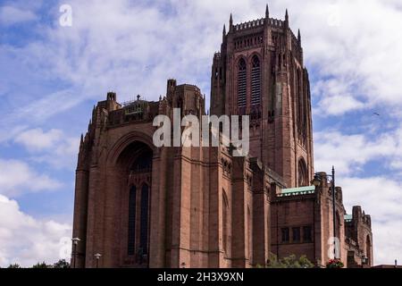 LIVERPOOL, UK - JULI 14 : Blick auf die Kathedrale von Liverpool, England, UK am 14. Juli 2021 Stockfoto