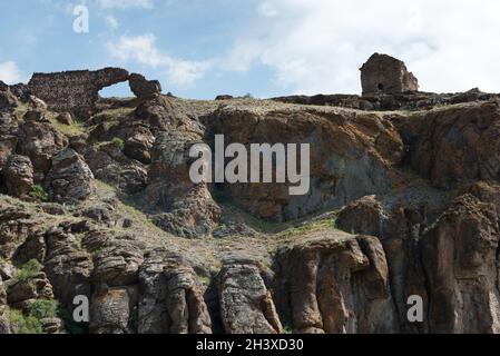 Ruinen des armenischen Klosters in der Nähe des Dorfes Tunckaya in der türkischen Provinz Kars Stockfoto