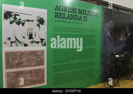 Palembang, Indonesien. Oktober 2021. Die Geschichte der holländischen militärischen Aggression II in der Südsumatra-Region unter der Leitung von AK Gani. (Foto von Muhammad Shahab/Pacific Press) Quelle: Pacific Press Media Production Corp./Alamy Live News Stockfoto