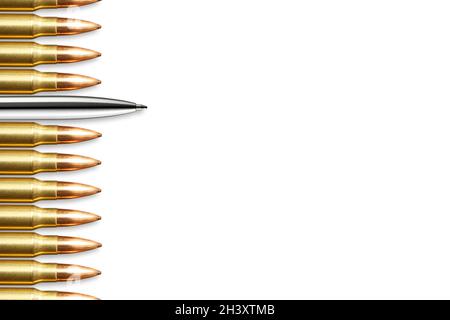 Stift und Gehäuse auf weißem Hintergrund. Journalismus und Blogger-Konzept. Speicherplatz kopieren Stockfoto