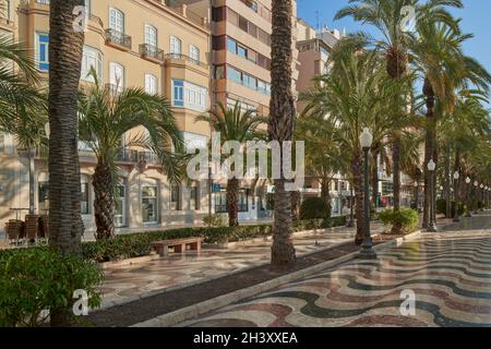 Alacant, La Explanada de España in Alicante, Spanien mit seinem welligen Design Stockfoto