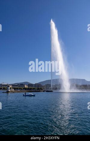 Der Jet d'Eau (Wasserstrahl), ein großer Brunnen in Genf, Schweiz Stockfoto