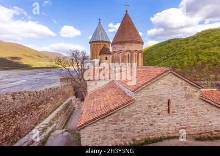 Ananuri Castle Complex am Aragvi River in Georgia Stockfoto