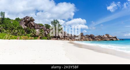 Seychellen Grand Anse Strand auf der Insel La Digue Panorama Urlaub Meer Reisen Seychellen Stockfoto