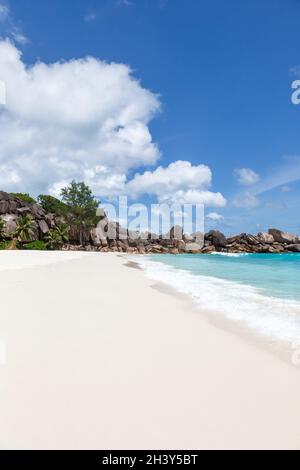 Seychellen Grand Anse Strand auf La Digue Insel Portrait Urlaub am Meer Reise Seychellen Stockfoto