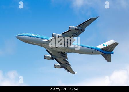 KLM Asia Boeing 747-400 Aircraft Sint Maarten Airport in der Karibik Stockfoto