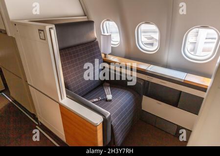 Schweizer Flugzeuge vom Typ Airbus A340-300 First Class Cabin Zürich Airport Stockfoto