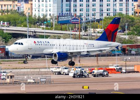 Delta Air Lines Airbus A319 Flugzeuge Phoenix Flughafen in den USA Stockfoto