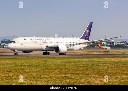 Saudia Saudi Arabian Airlines Boeing 787-9 Dreamliner Aircraft Guangzhou Airport in China Stockfoto