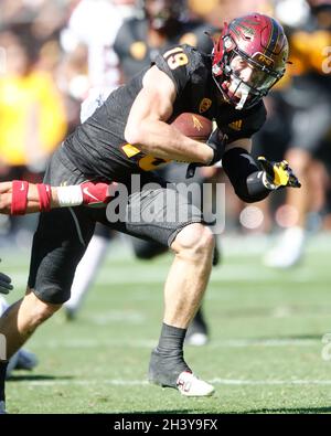 30. Oktober 2021: Breitempfänger Ricky Pearsall (19) der Arizona State Sun Devils absolviert im zweiten Viertel einen Pass zwischen Washington State Cougars und den Arizona State Sun Devils im Sun Devil Stadium in Tempe, Arizona. Michael Cazares/Cal Sport Media. Stockfoto