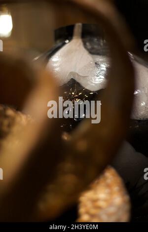 Einrichtung in Messing Stockfoto