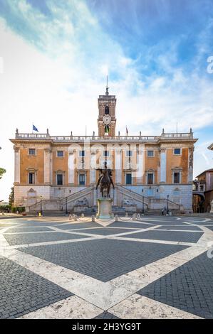 Capitolium Platz (Piazza del Campidoglio) in Rom, Italien. Das von Michelangelo entworfene Gebäude beherbergt das Rathaus von Rom (Roma) Stockfoto