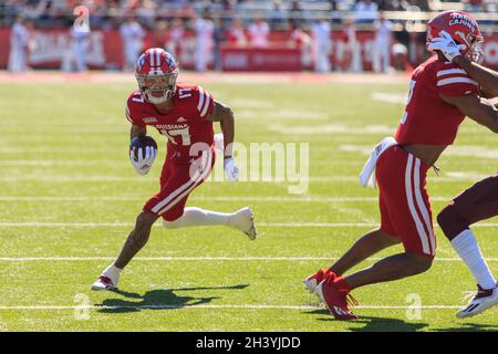 Louisiana-Lafayette Ragin-Kajuns-Breitempfänger Dontae Fleming (17) dreht nach einem Fang gegen die Texas State Bobcats nach oben, Samstag, Okt. Stockfoto