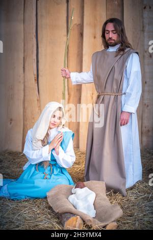 Traditionelle Krippe mit der Jungfrau maria beten Stockfoto