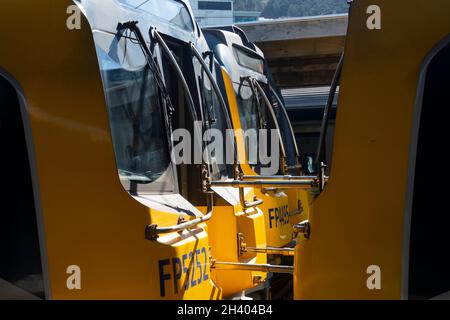 Vorstädtische Elektrozüge am Bahnhof Wellington, North Island, Neuseeland Stockfoto