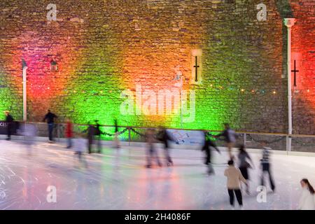 Eislaufbahn am Tower of london Stockfoto