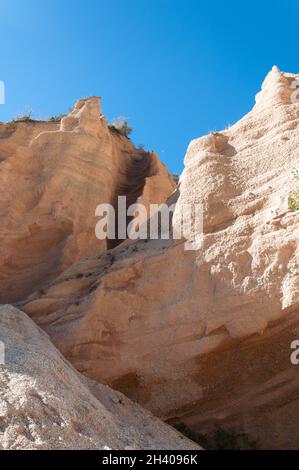 Landschaft lame rosse Fiastra See in den Marken in Italien. Monument Valley in italien Stockfoto