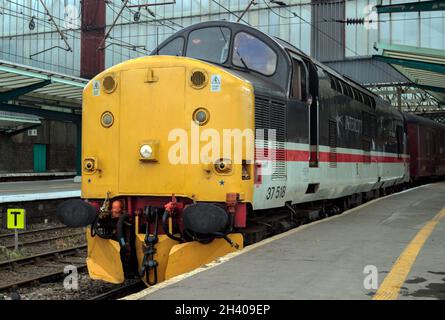 37518 'an Gearasden/Fort William' am Bahnsteig 3 am Bahnhof Carlisle. Stockfoto