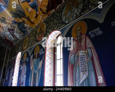 Fresken an den Wänden des Orlat-Klosters, Siebenbürgen, Rumänien. Hochwertige Fotos Stockfoto