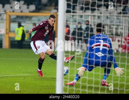 Turin, Italien. Oktober 2021. Simone Verdi (FC Turin) während des italienischen Fußballspiels Serie A zwischen dem FC Turin und UC Sampdoria am 30. Oktober 2021 im Olimpico Grande Torino-Stadion in Turin, Italien Credit: Independent Photo Agency/Alamy Live News Stockfoto